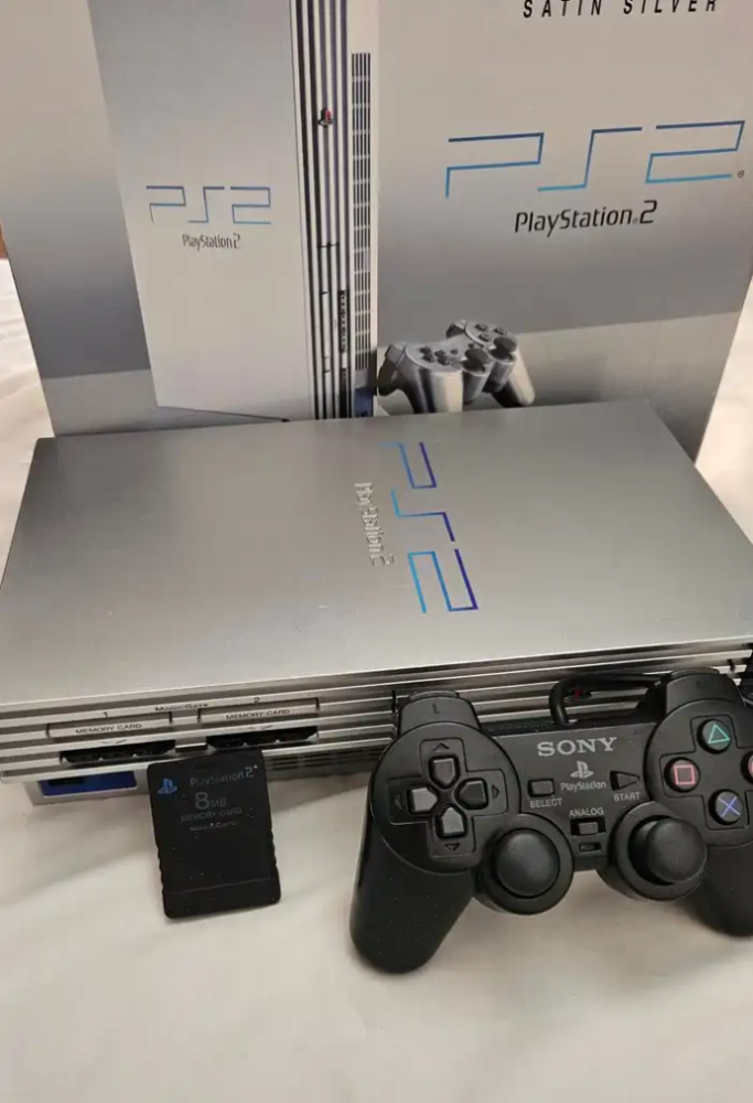 PlayStation 2 Fat اللون الفضي موديل SCPH-50004 سوني 2 مع ميموري