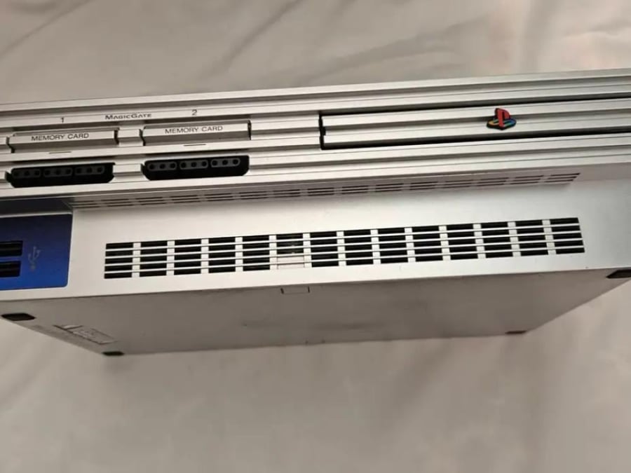 PlayStation 2 Fat اللون الفضي موديل SCPH-50004 سوني 2 مع ميموري