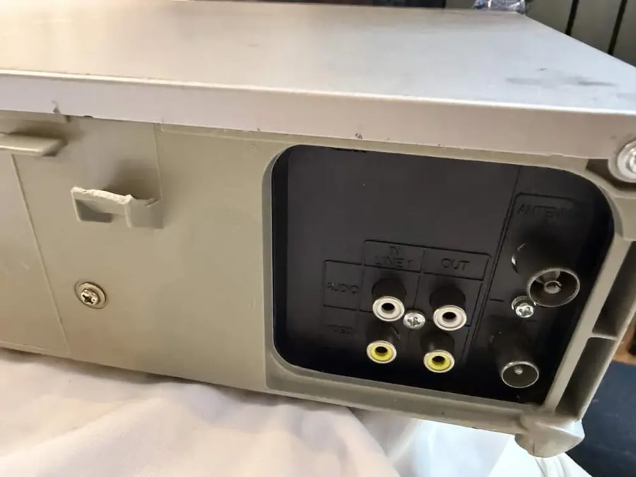 Sharp VC-A50 — مشغل VHS