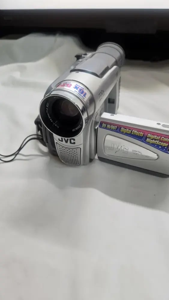 JVC Mini DV Camera — موديل GR-D30AS (قطع غيار)
