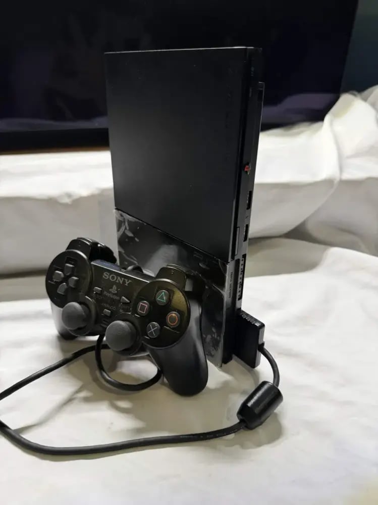 PlayStation 2 Slim 90004