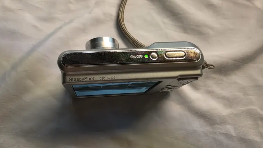 Sony Cyber-shot DSC-S2100 — فضي