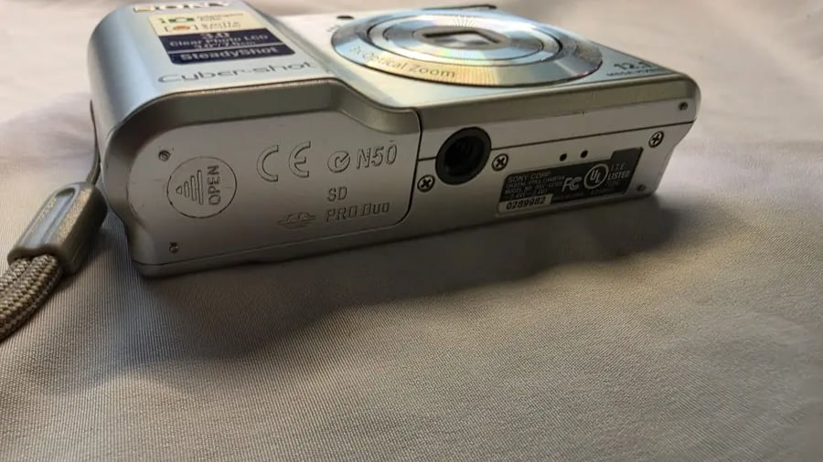 Sony Cyber-shot DSC-S2100 — فضي