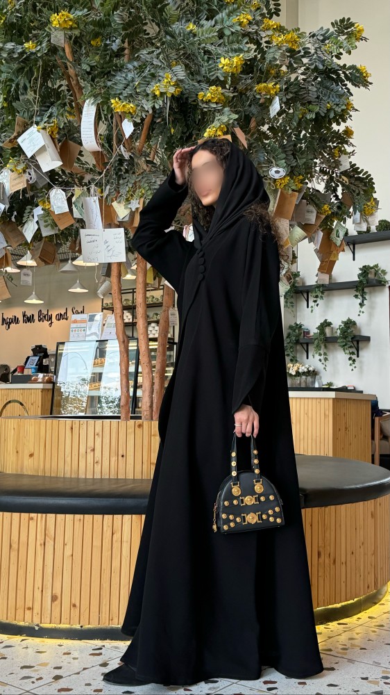 عباية كريب اسود بأزرار علويه