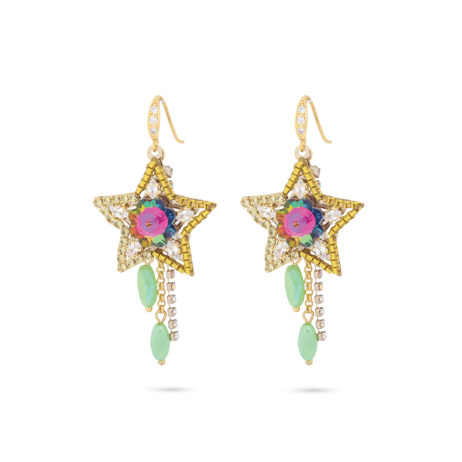 Gold-plated earring with an elegant design decorated with natural stones
