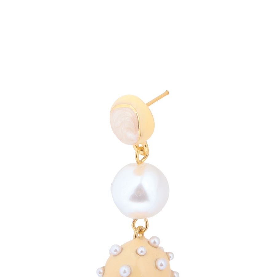 Gold-plated earrings with an elegant design