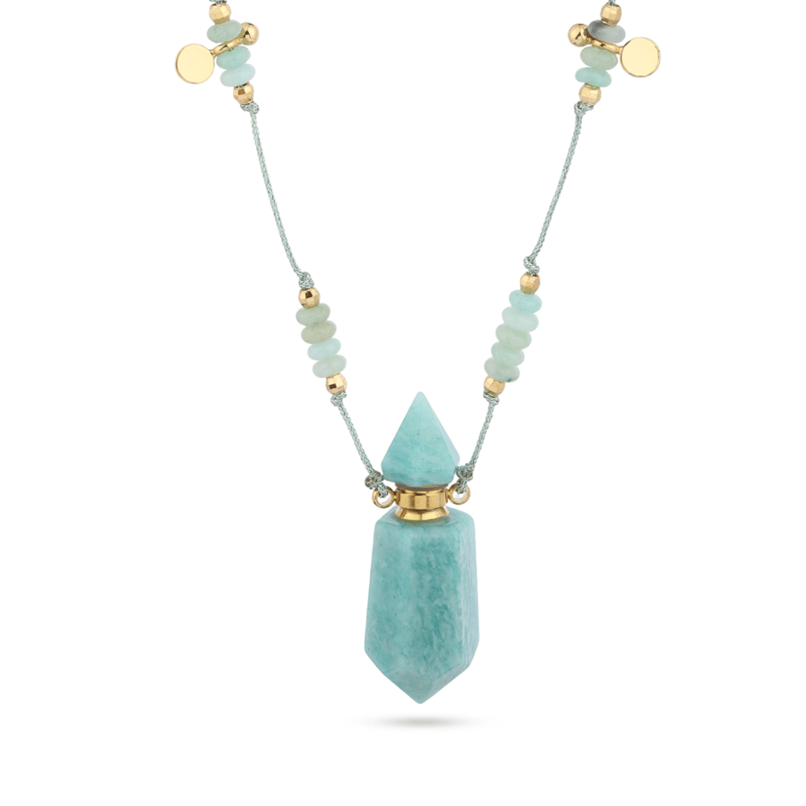 Gold-plated chain with thread decorated with natural stones
