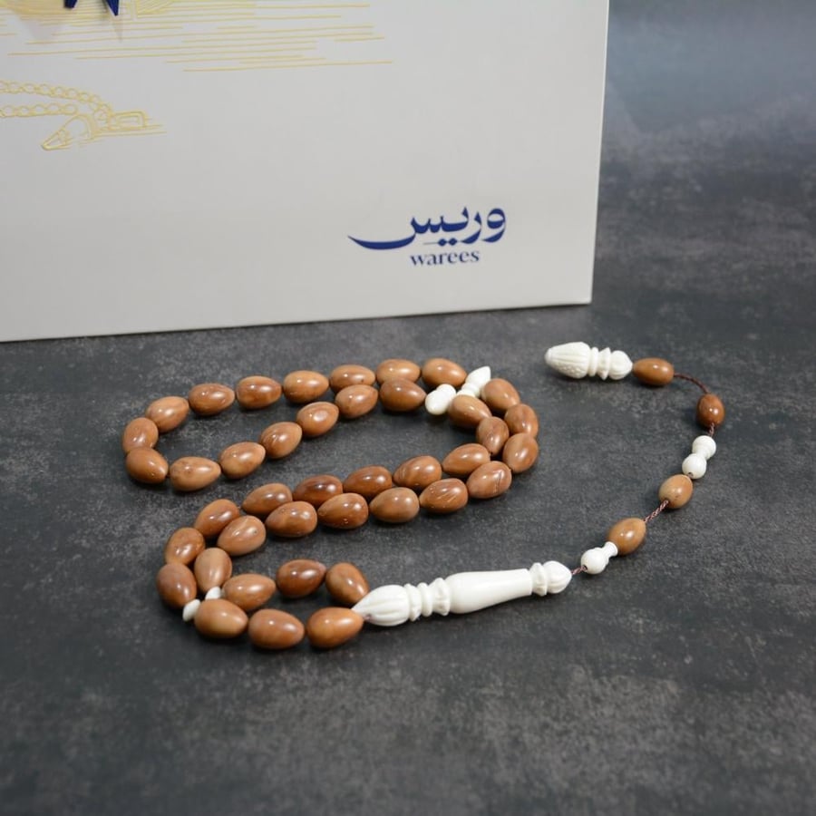سبحة من خشب الكوك الطبيعي بطقم من عظم الجمل من وريس
