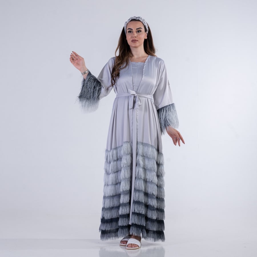 روب كريب رمادي بحافة وكم هدب مع ربطة شعر