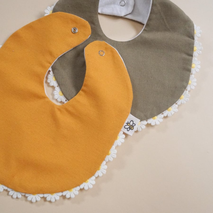 مريلة دوار الشمس Sunflower bib
