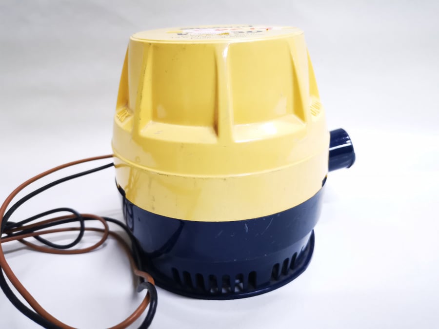 مضخة سحب مياه 12v 1250GPH موديل attwood 4212
