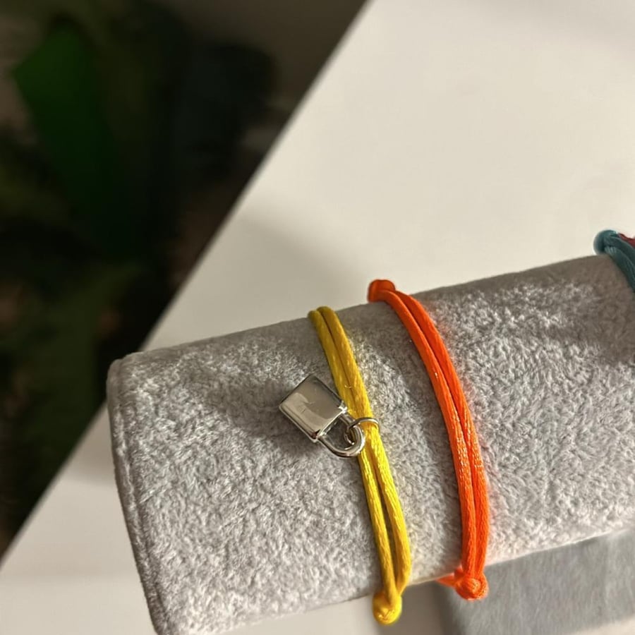 Lock bracelet