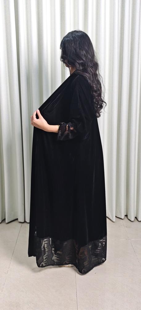 عباية مخمل اسود