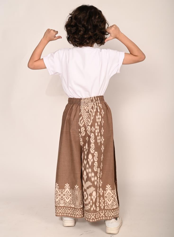 A children's belt with a light brown pattern.