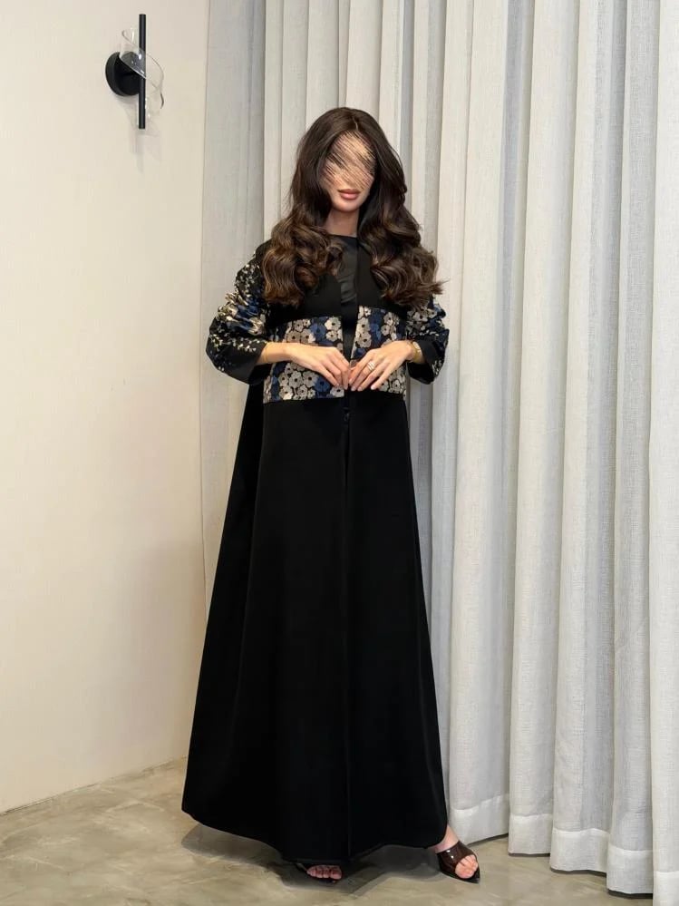 عباية تطريز ورد