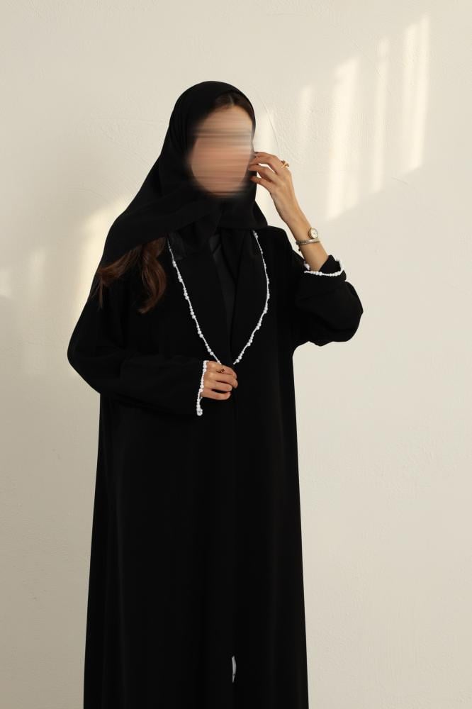 عباية سوداء بليزر ربع كلوش ملكي كوري