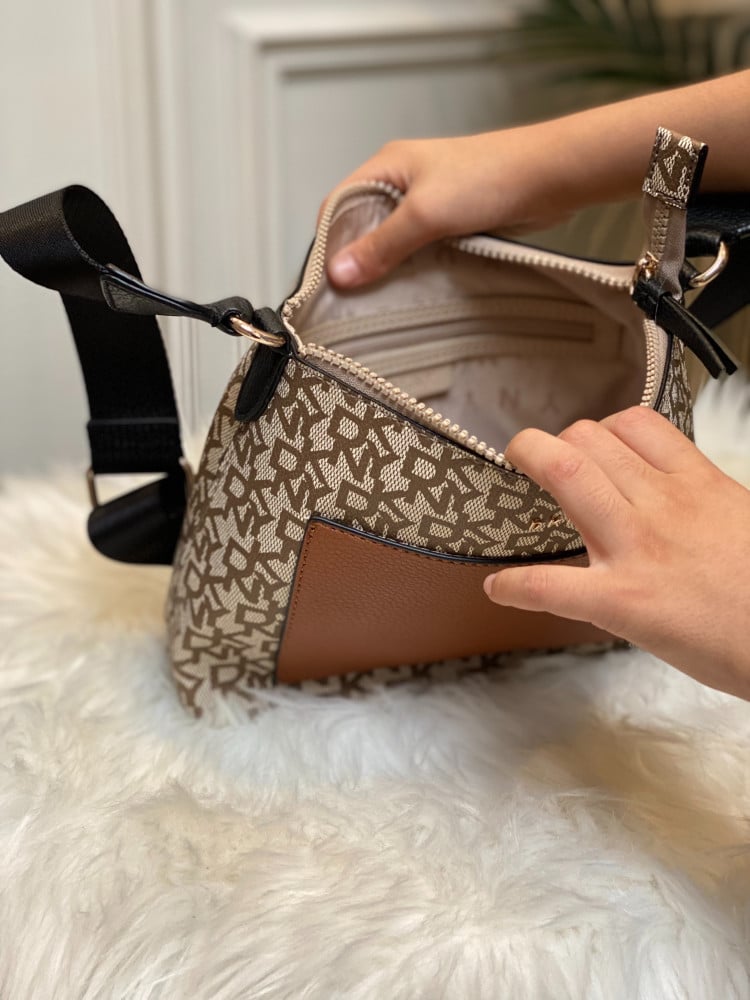 DKNY 42
