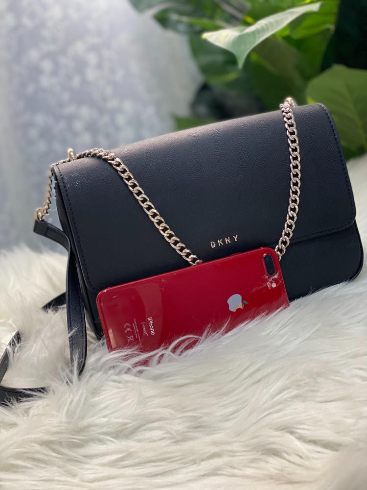 DKNY 38