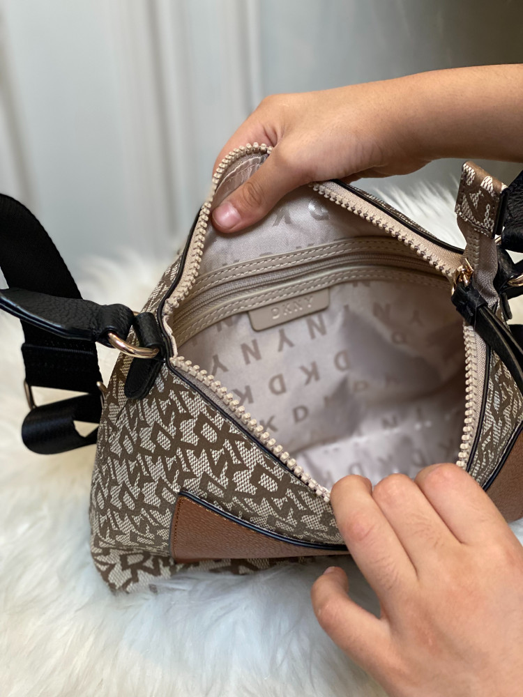 DKNY 42