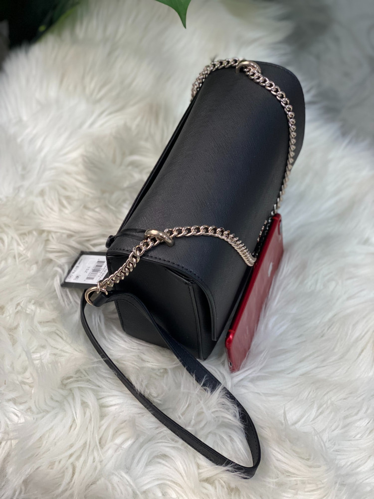 DKNY 38