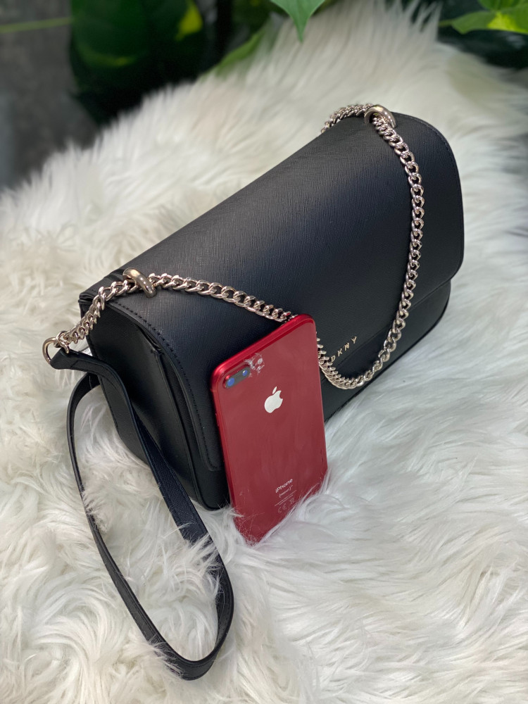 DKNY 38