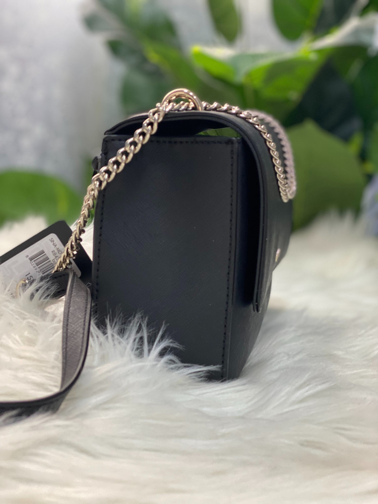 DKNY 38