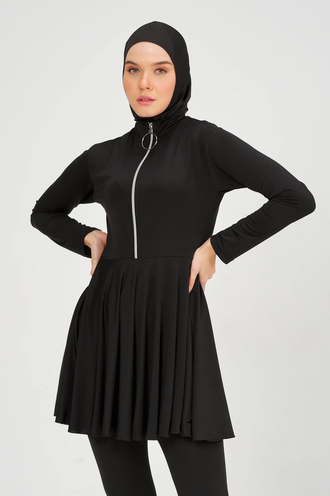 طقم سباحة لايكرا محتشم