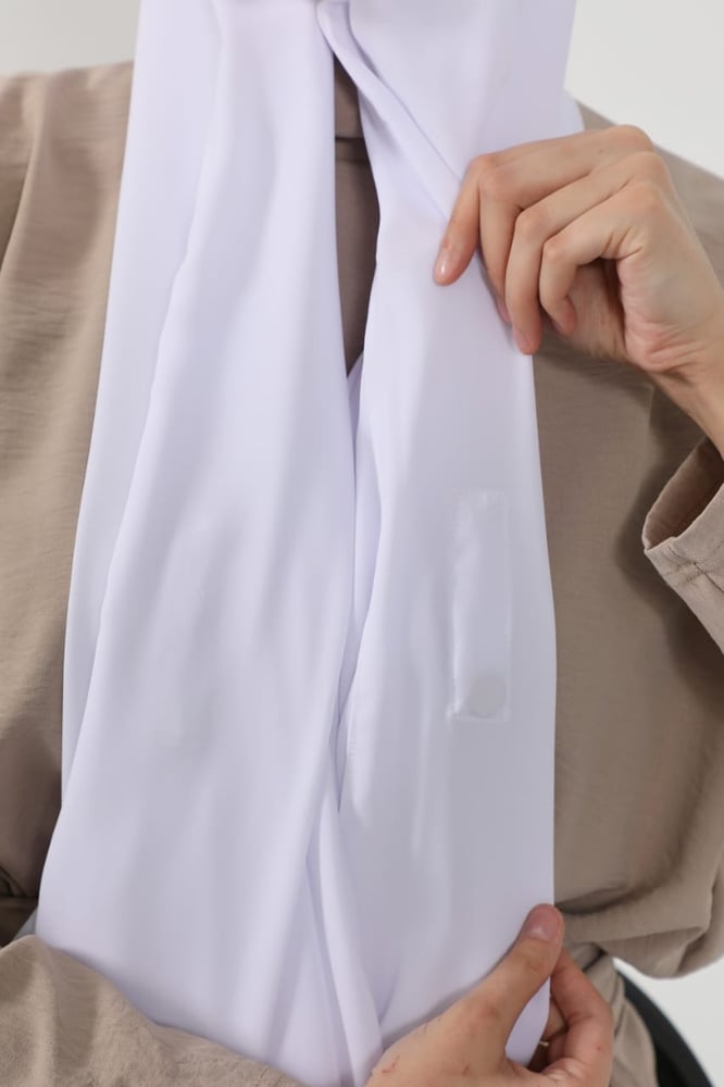 حجاب ابيض