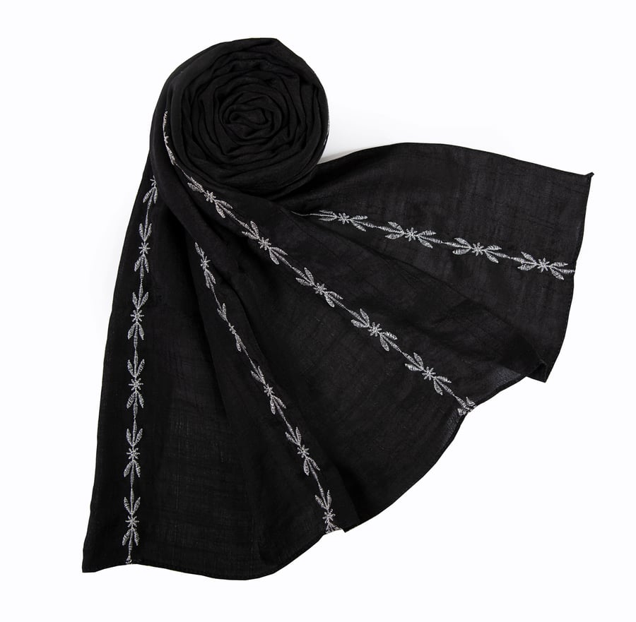 طرحة لينن مطرزه - اسود