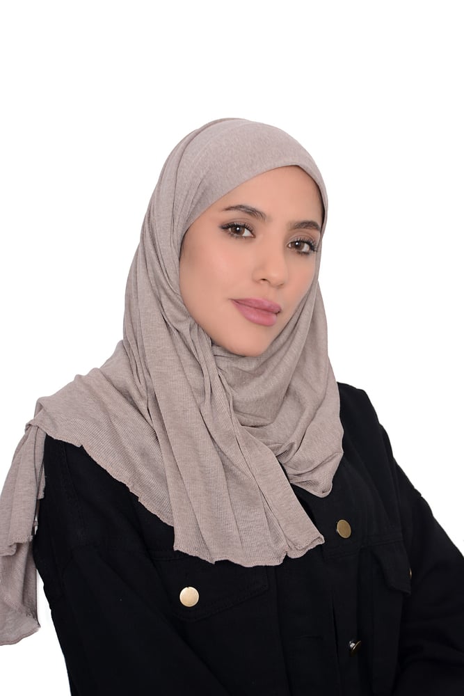 طرحة قطن خفيف ريشه - بني