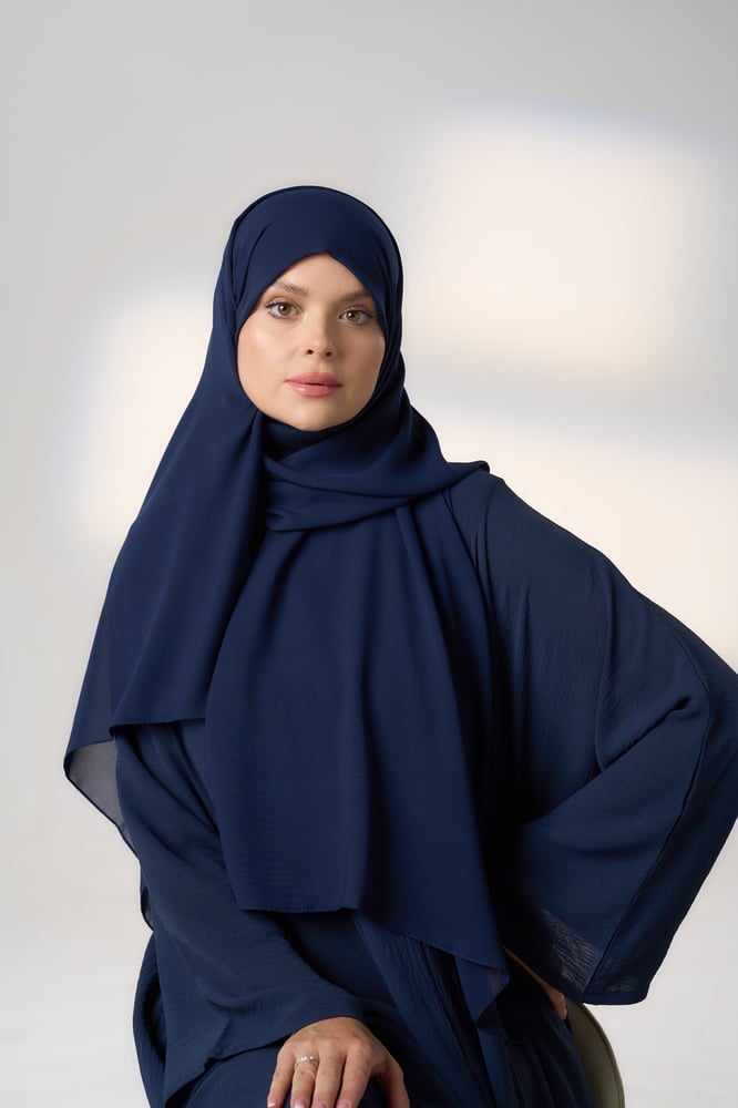نقاب مع طرحة كحلي