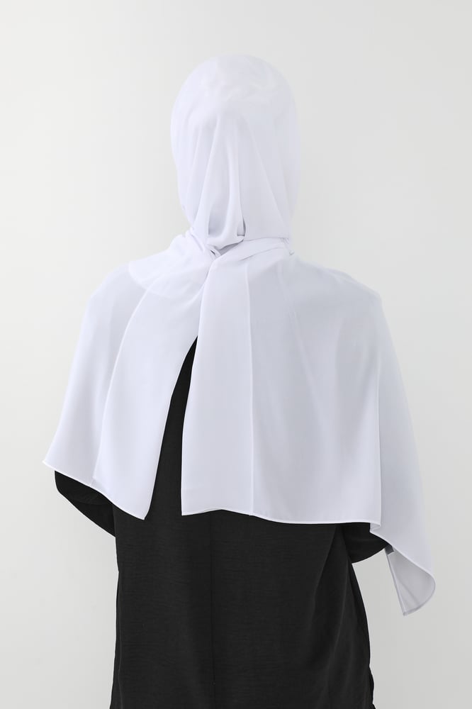 حجاب ابيض