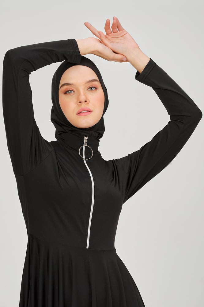 طقم سباحة لايكرا محتشم