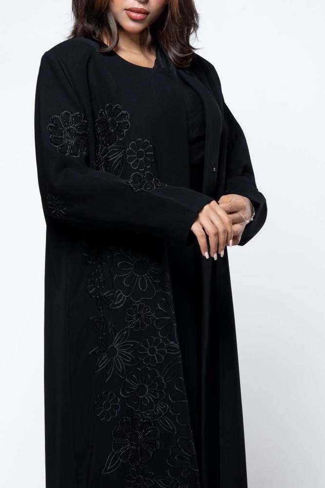 عباية كريب تطريز مع شك ناعم