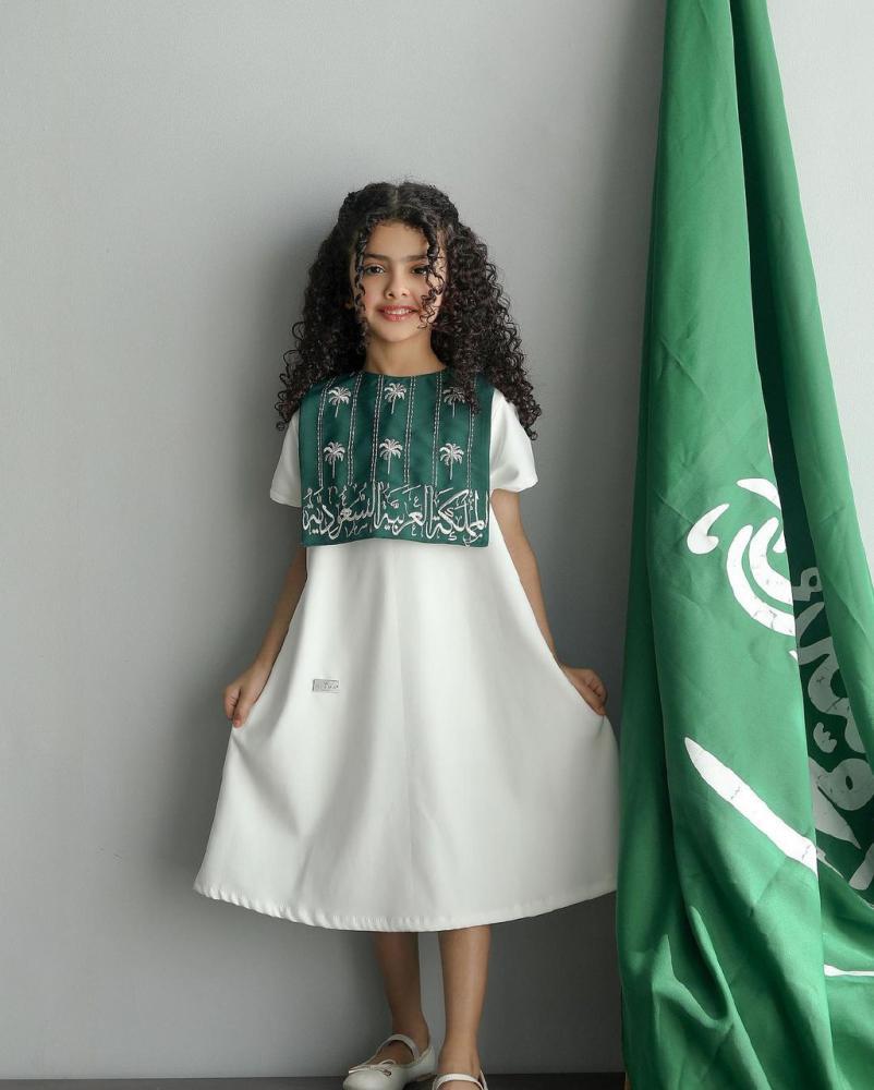 فستان وطني مع شال