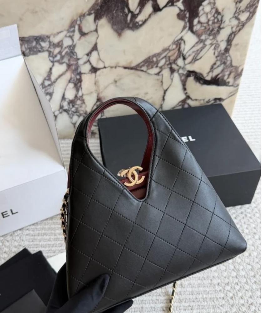 شنطة شانيل شيك ليدي أسود وذهبي | Chic Lady Small Tote