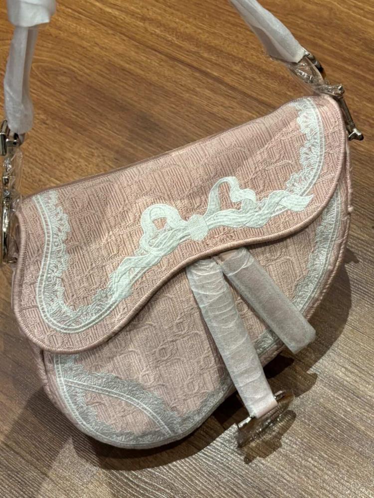 توصيل فوري | Dior – حقيبة Dioramour Small