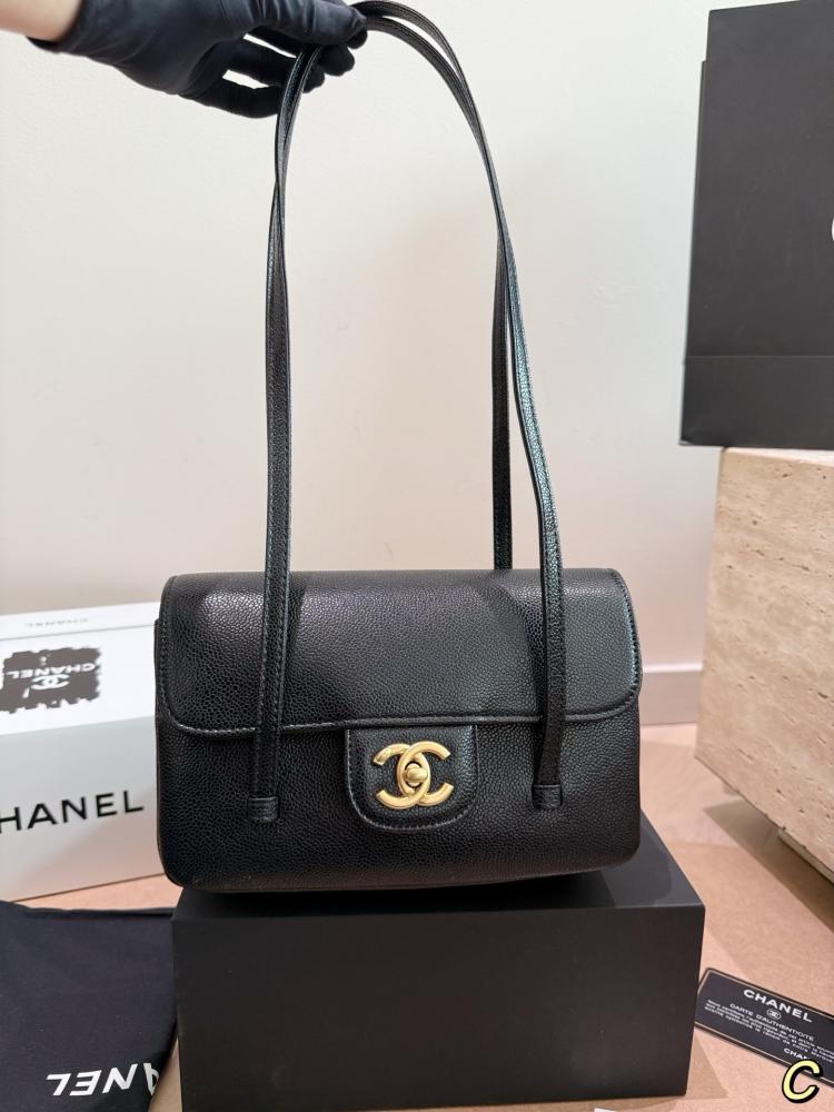 .CHANEL – حقيبة Preppy Coco  (Preppy Coco Underarm Bag)