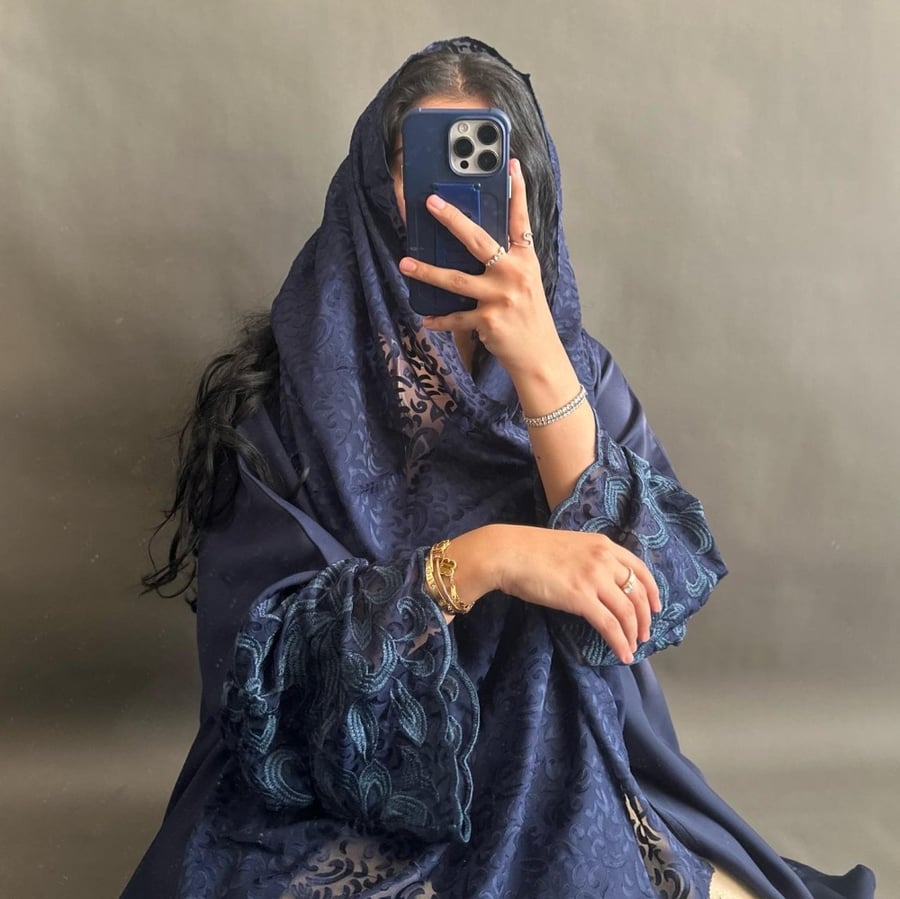 F37