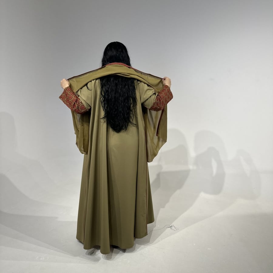 E23