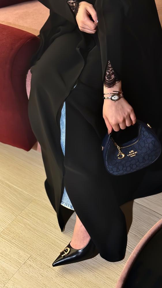 غنج