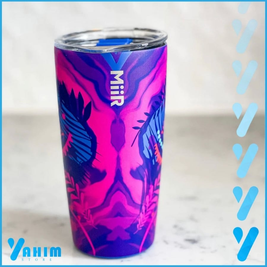 Starbucks cup Tyger Dreams in blue and purple