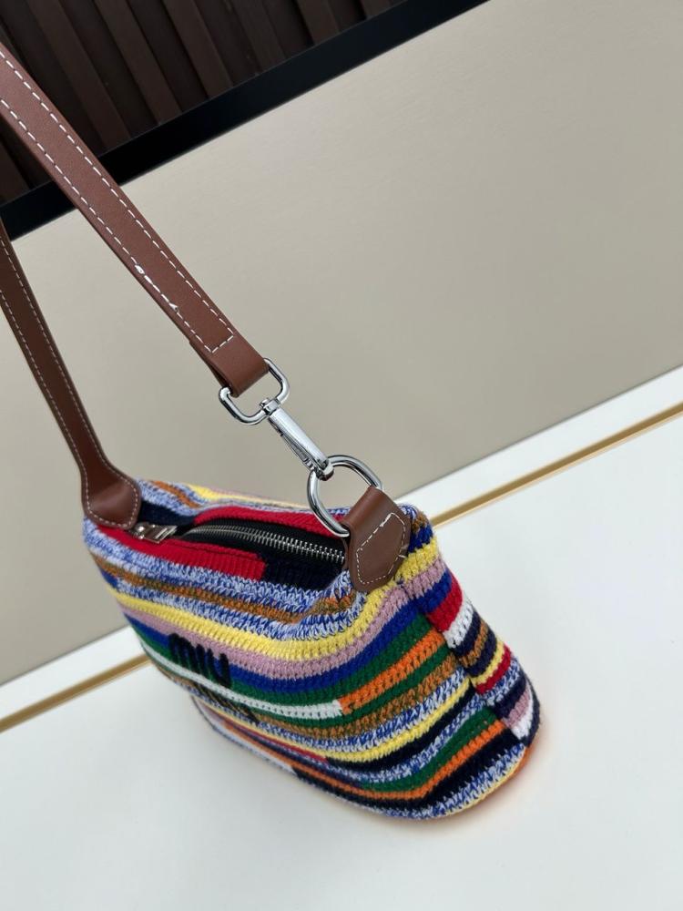 Miumiu كروشي