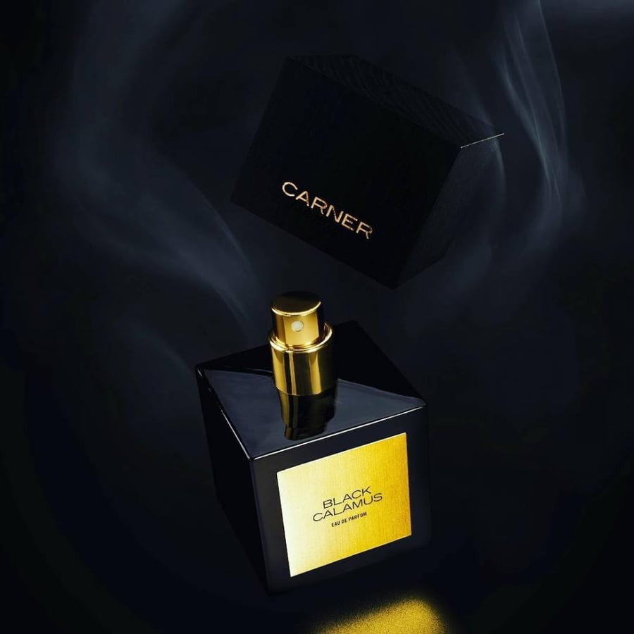 زجاجة عطر كارنر برشلونة بلاك كالاموس أو دو برفيوم 50مل للجنسين أو دو بارفيوم بعبق أروماتك