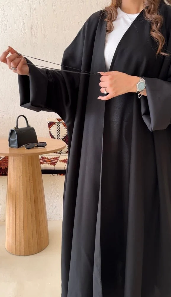 عبايه قماش انترنت تجمع بين الأناقة العملية واللمسة العصرية