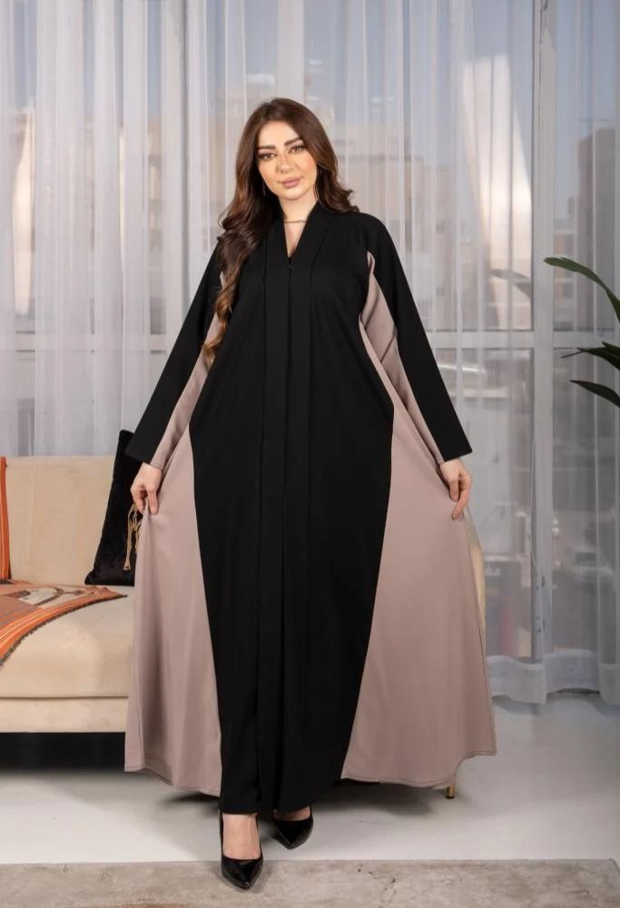 عباية ملونه بتصميم أنيق يضفي إشراقة على إطلالتك اليومية