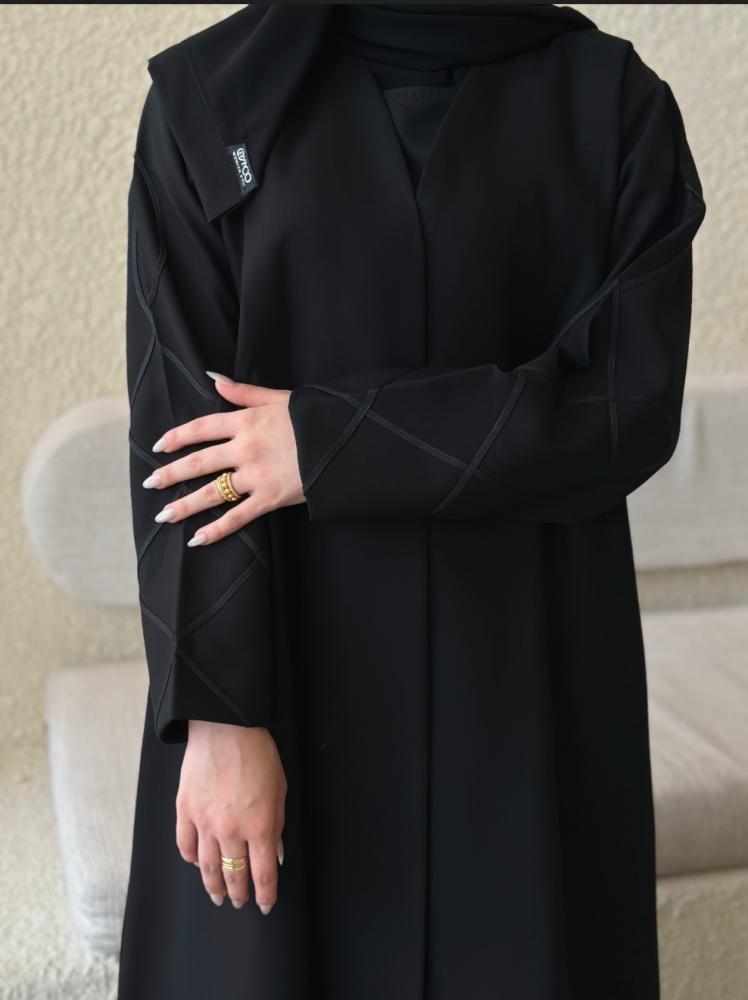 عباية ناعمة بسيطة وشيك لإطلالة مميزة