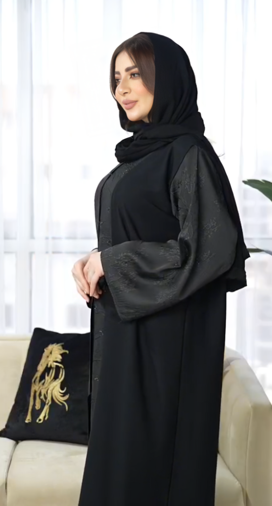 عباية مناسبات بخامة فخمة وتفصيل يعبر عن ذوقك الرفيع