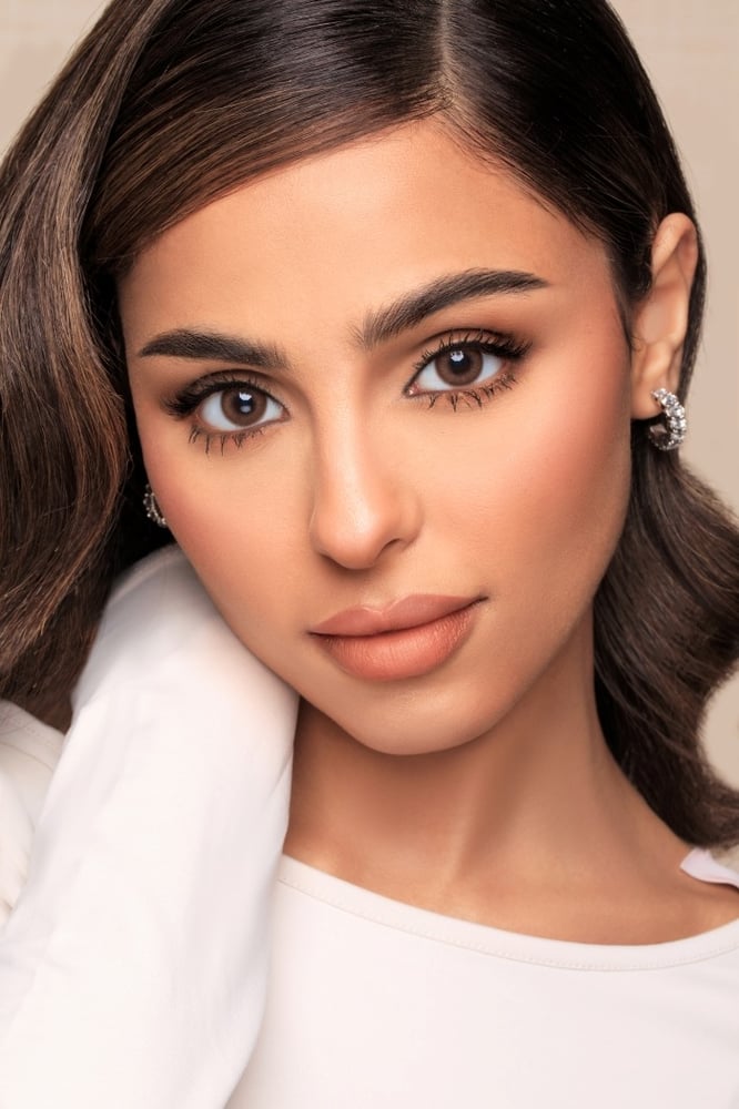 عدسات افل عود اليومية  - ملونة زينة - عبوة تحتوي على عدستين