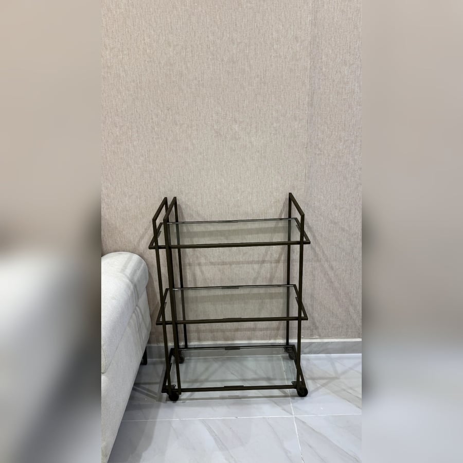 عربية تقديم زجاج شفاف
